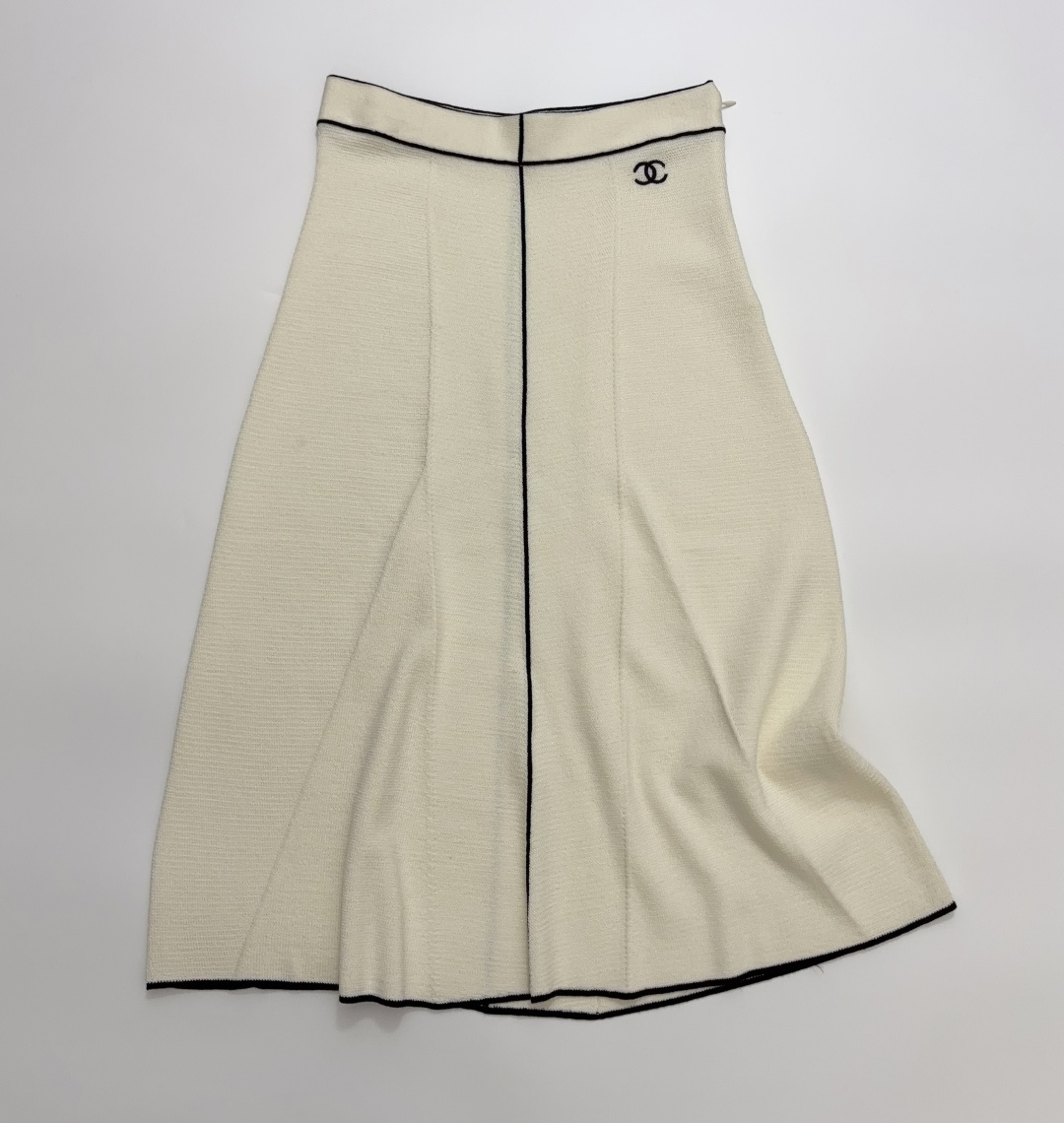 Chanel Wool Silk Blend Black and White Patchwork Knit Skirt