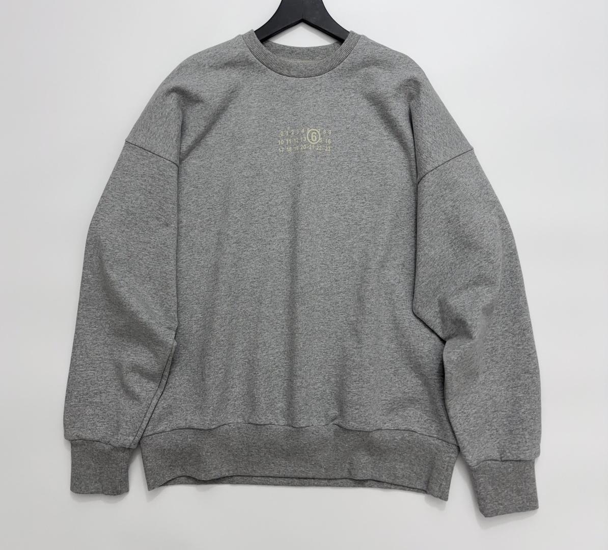 MM6 Maison Margiela MM6 Light Grey Simple Letter Round Neck Loose Long Sleeve Sweatshirt