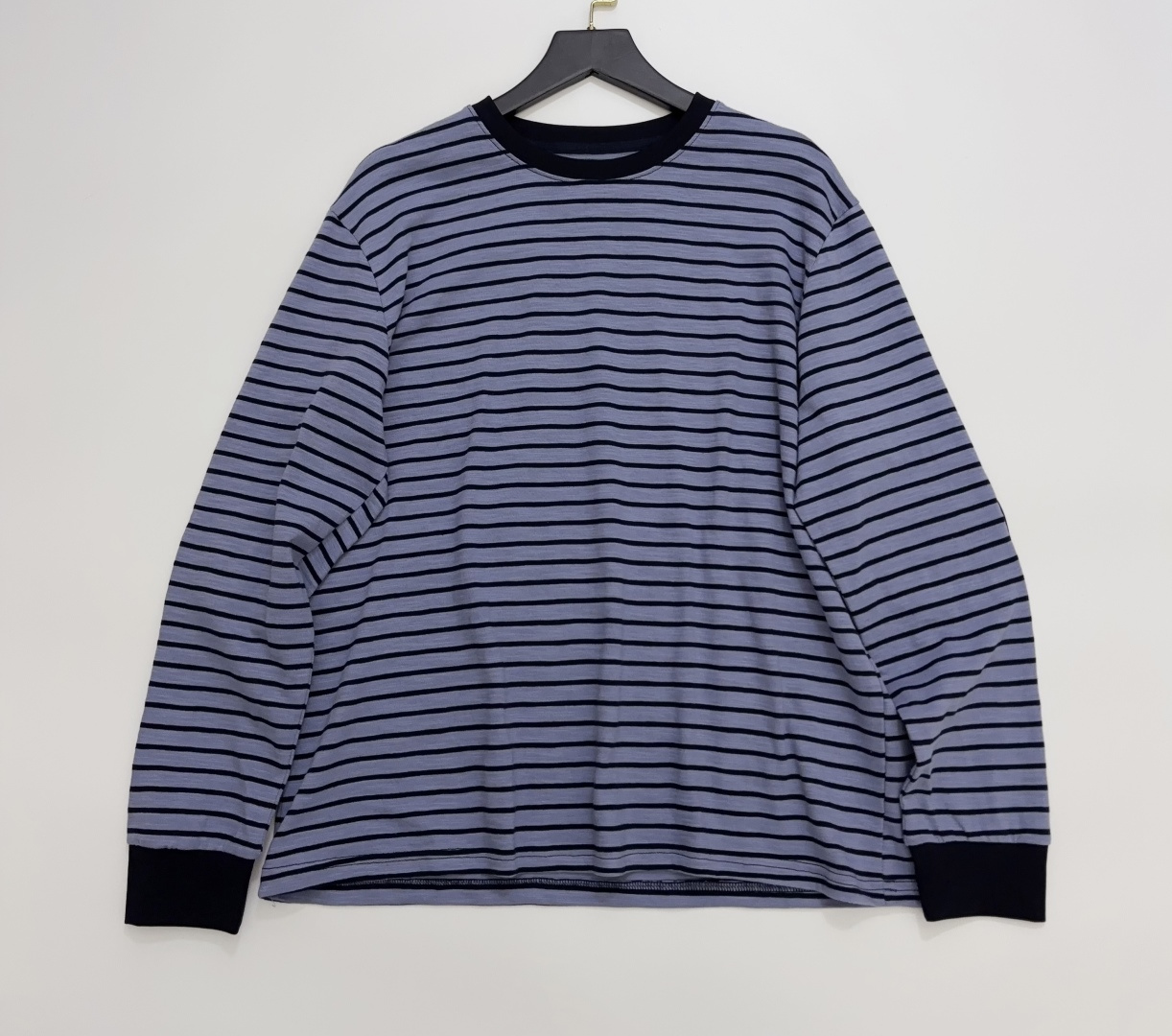 Japanese-Inspired R-Letter Striped Loose Fit Round Neck Long Sleeve T-Shirt
