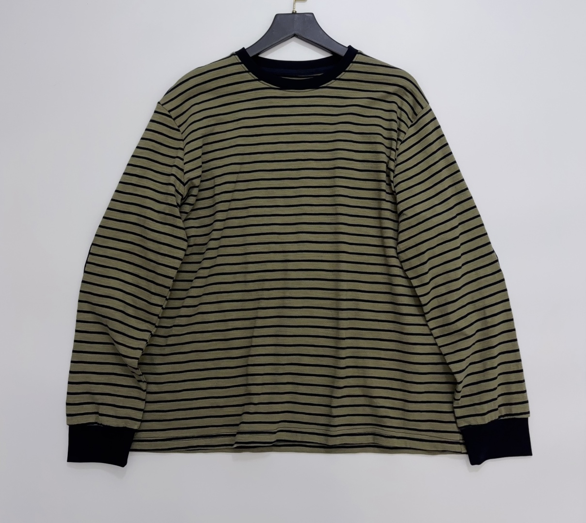 Japanese-Inspired R-Letter Striped Loose Fit Round Neck Long Sleeve T-Shirt