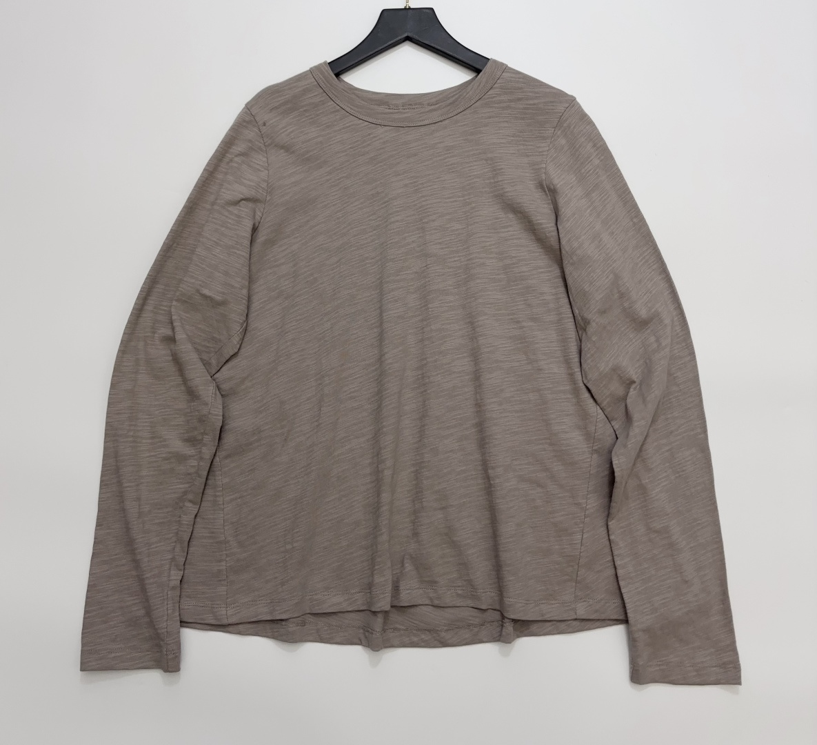 Japanese-Inspired R-Embroidered Pure Color Slub Cotton Long Sleeve Relaxed Fit Round Neck T-Shirt