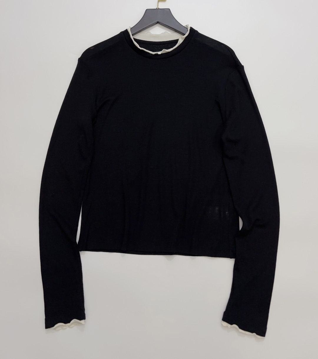 Soft Wool-Blend Color-Block Double Collar Hand-Beaded Slim Fit T-Shirt