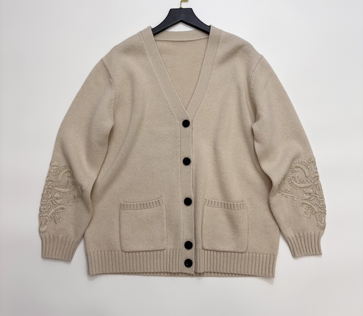 Loro Piana 3D Jacquard Embroidered V-neck Loose Knit Cardigan