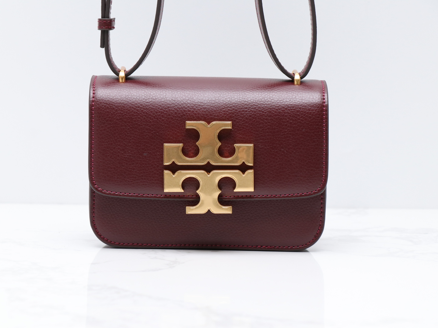 Tory Burch ～新款155671 Eleanor 小号手袋 最新荔枝纹金砖豆腐包 包身利落有型