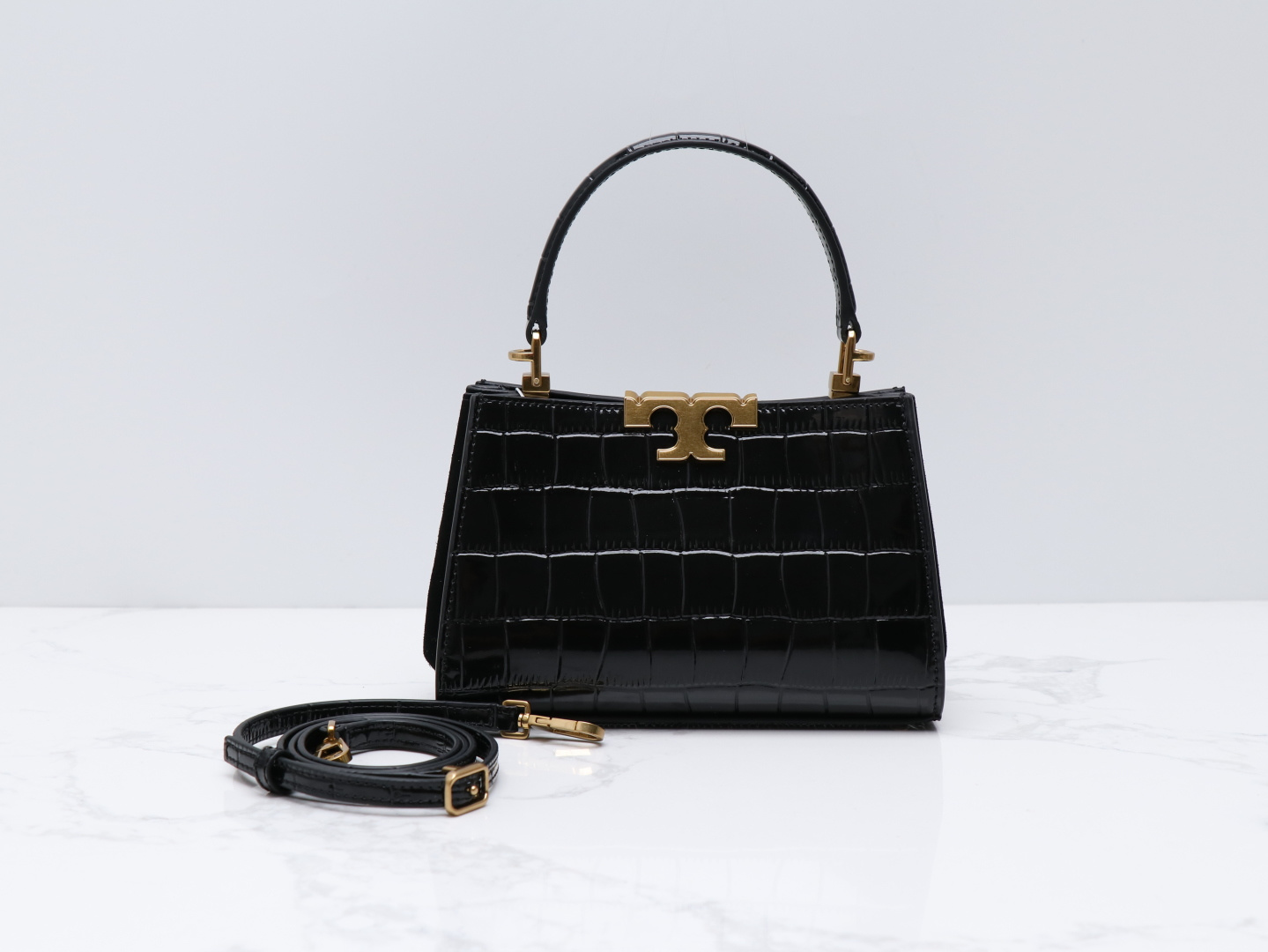 Tory Burch ～Tory Burch全新Eleanor单肩手提包公文包 以简洁线条打造的盒型包袋之上