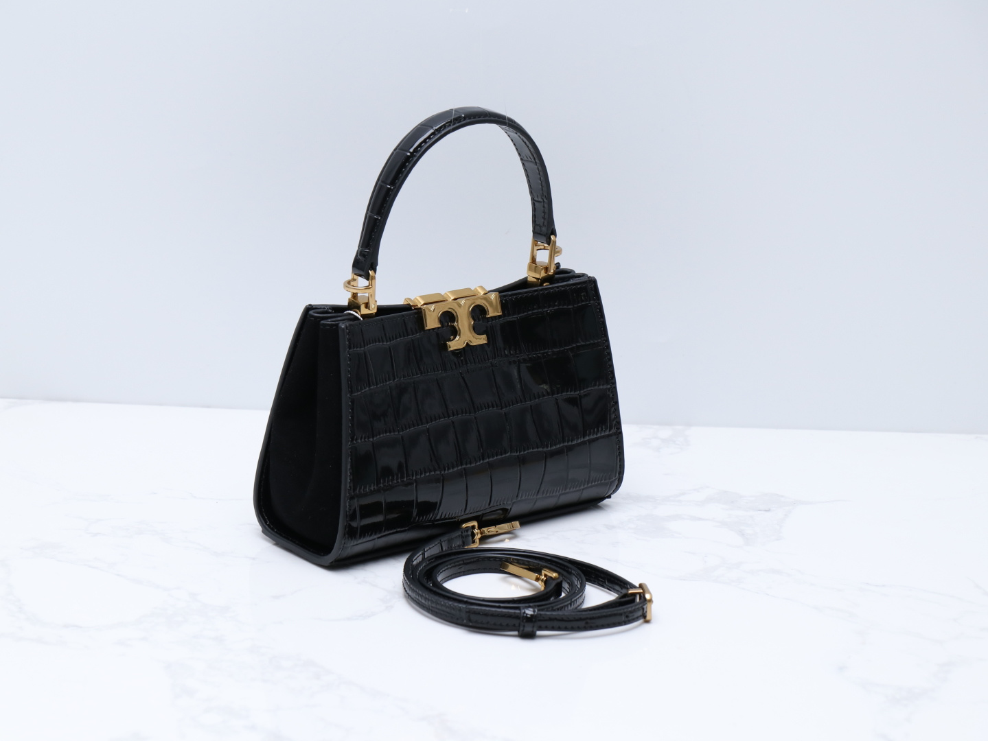 Tory Burch ～Tory Burch全新Eleanor单肩手提包公文包 以简洁线条打造的盒型包袋之上