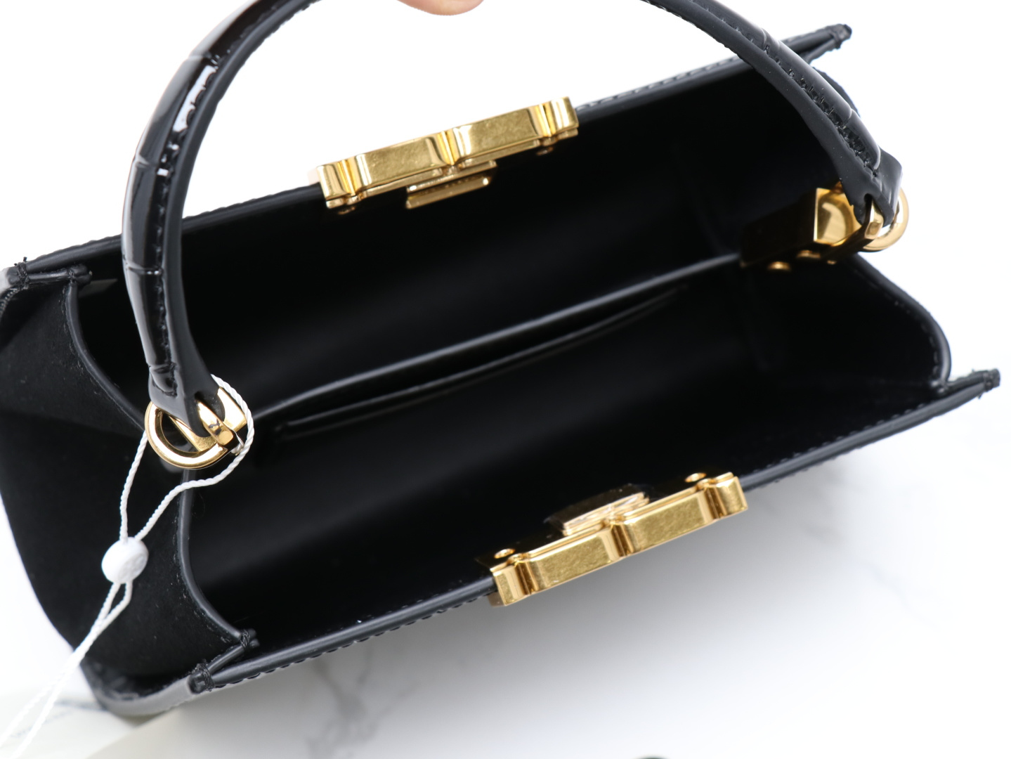 Tory Burch ～Tory Burch全新Eleanor单肩手提包公文包 以简洁线条打造的盒型包袋之上