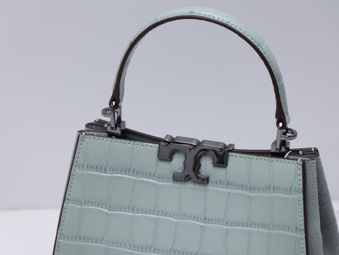Tory Burch ～Tory Burch全新Eleanor单肩手提包公文包 以简洁线条打造的盒型包袋之上