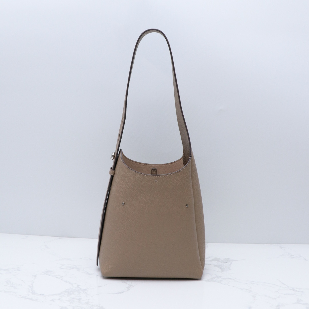 Tory Burch ～Tory brunch 新款单肩手提 托特包 桶包 荔枝纹头层牛皮 尺寸长21×高27×宽10.5