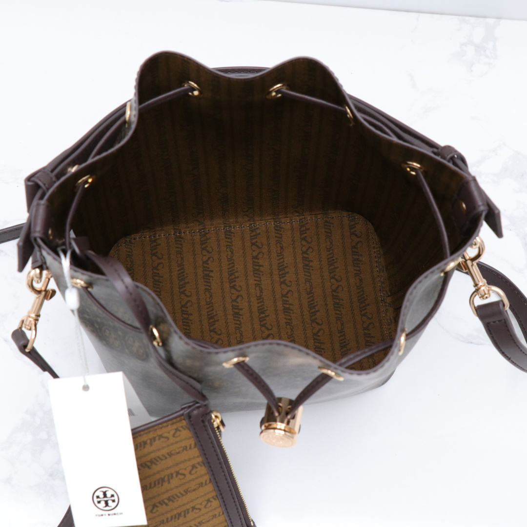 Tory Burch ～Tory burch 新款168805 高级色 大号水桶包采用细腻皮革饰边