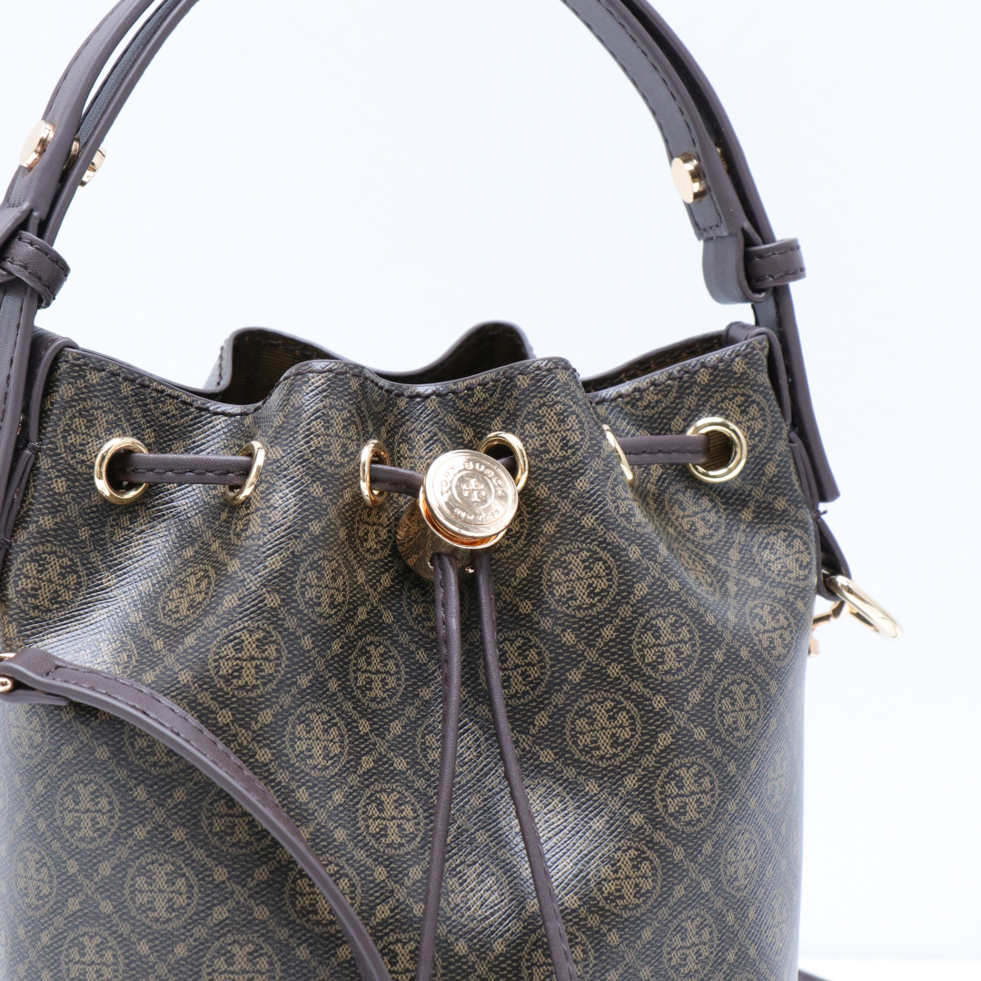 Tory Burch ～Tory burch 新款 164889 高级色 小号水桶包采用细腻皮革饰边