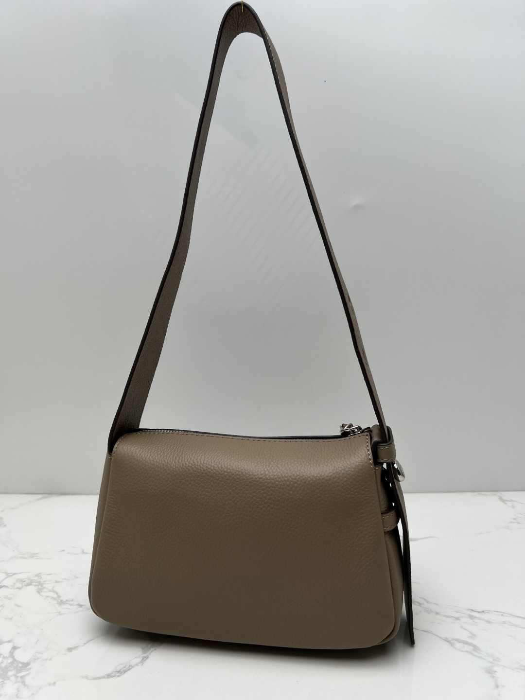 Tory Burch ～ 款单肩手提包 荔枝纹纹柔软牛皮