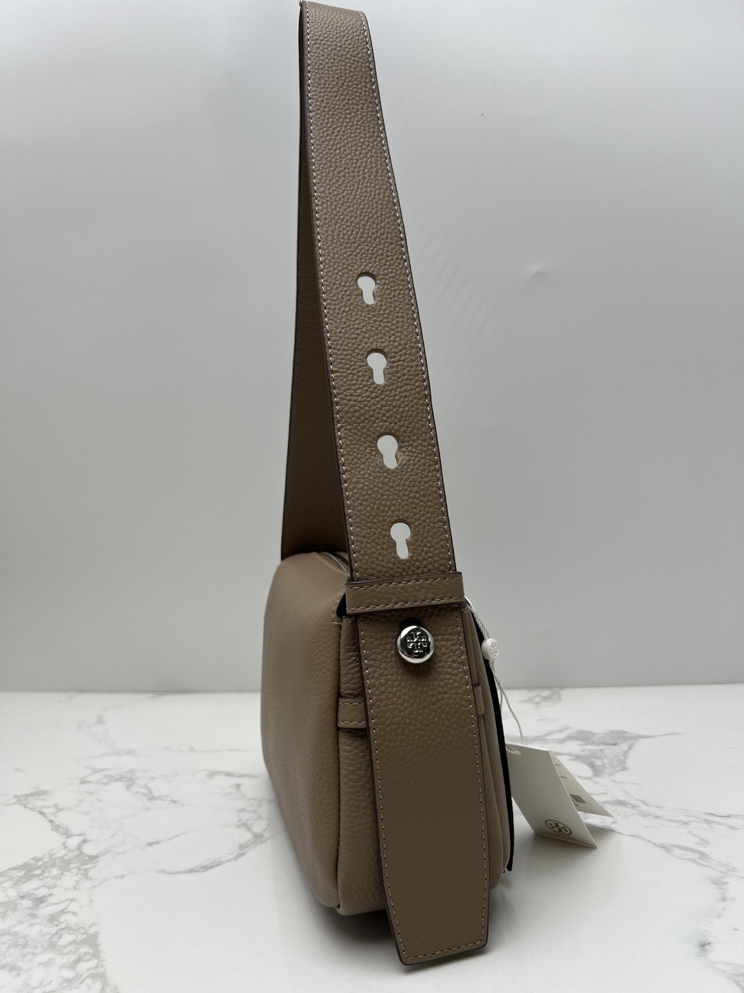 Tory Burch ～ 款单肩手提包 荔枝纹纹柔软牛皮