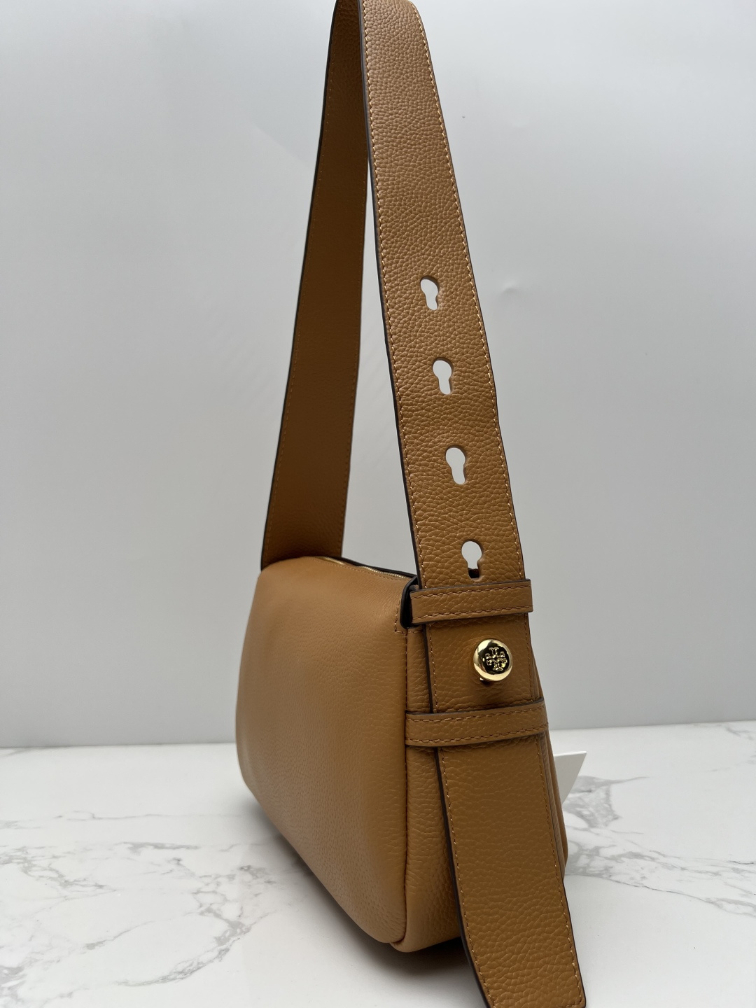 Tory Burch ～ 款单肩手提包 荔枝纹纹柔软牛皮