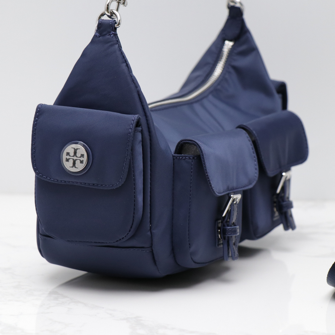 Tory Burch ～Tory burch/TB新款nylon尼龙邮差包女包多口袋 设计 搭配2条肩带 单肩斜挎均可