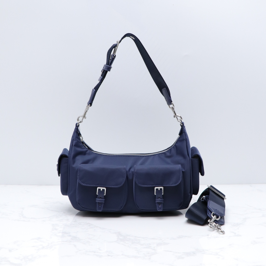 Tory Burch ～Tory burch/TB新款nylon尼龙邮差包女包多口袋 设计 搭配2条肩带 单肩斜挎均可