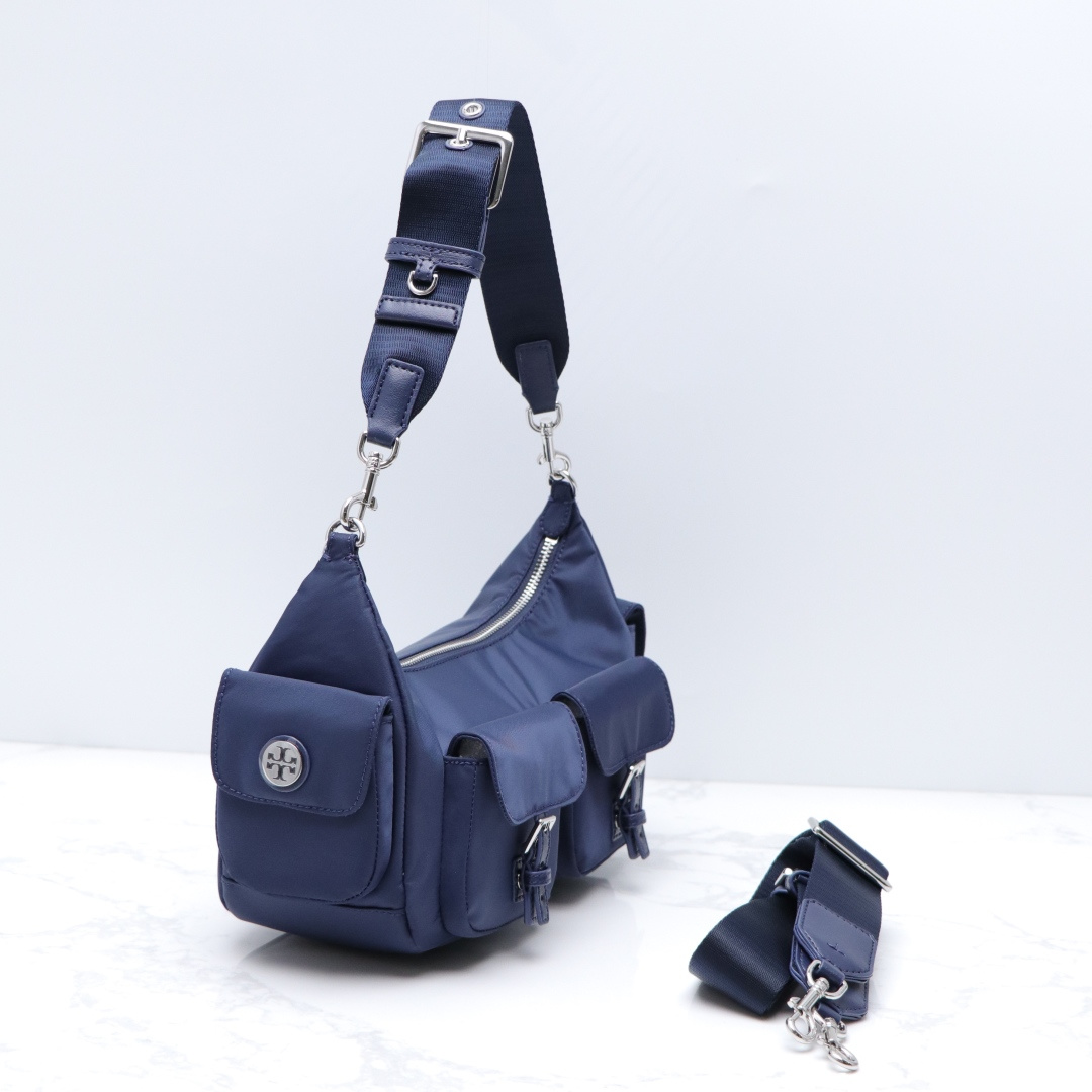 Tory Burch ～Tory burch/TB新款nylon尼龙邮差包女包多口袋 设计 搭配2条肩带 单肩斜挎均可