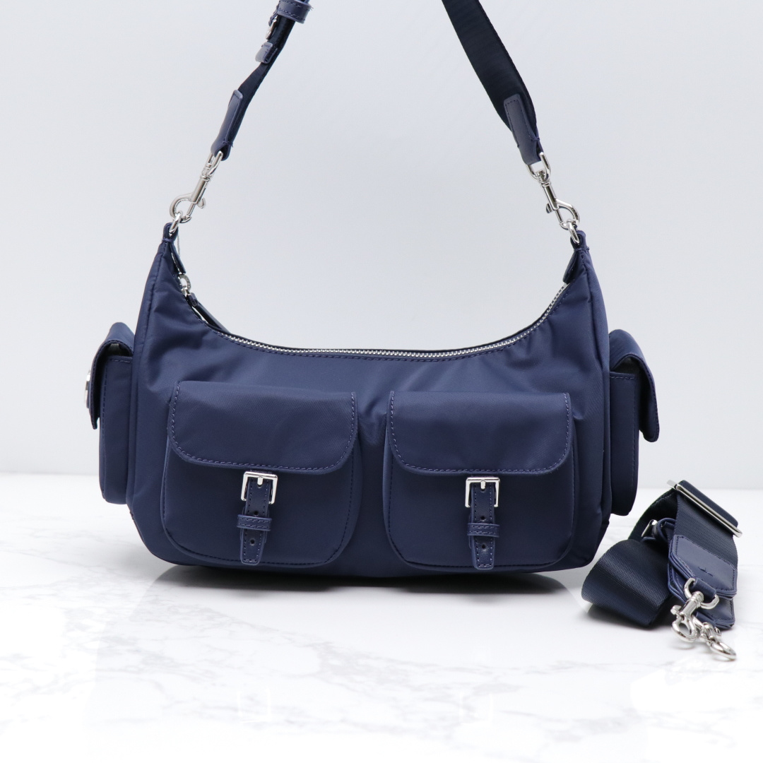 Tory Burch ～Tory burch/TB新款nylon尼龙邮差包女包多口袋 设计 搭配2条肩带 单肩斜挎均可