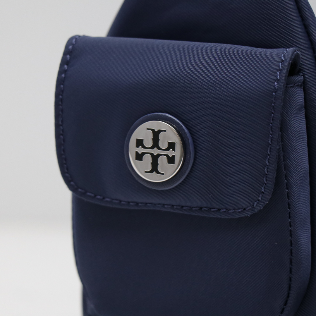 Tory Burch ～Tory burch/TB新款nylon尼龙邮差包女包多口袋 设计 搭配2条肩带 单肩斜挎均可