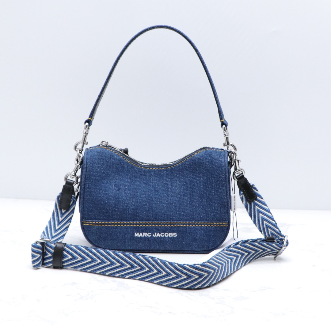 Marc Jacobs ～25新款Marc Jacobs饺子包 丹宁牛仔面料 配两根肩带