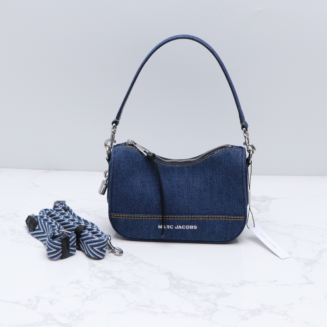 Marc Jacobs ～25新款Marc Jacobs饺子包 丹宁牛仔面料 配两根肩带