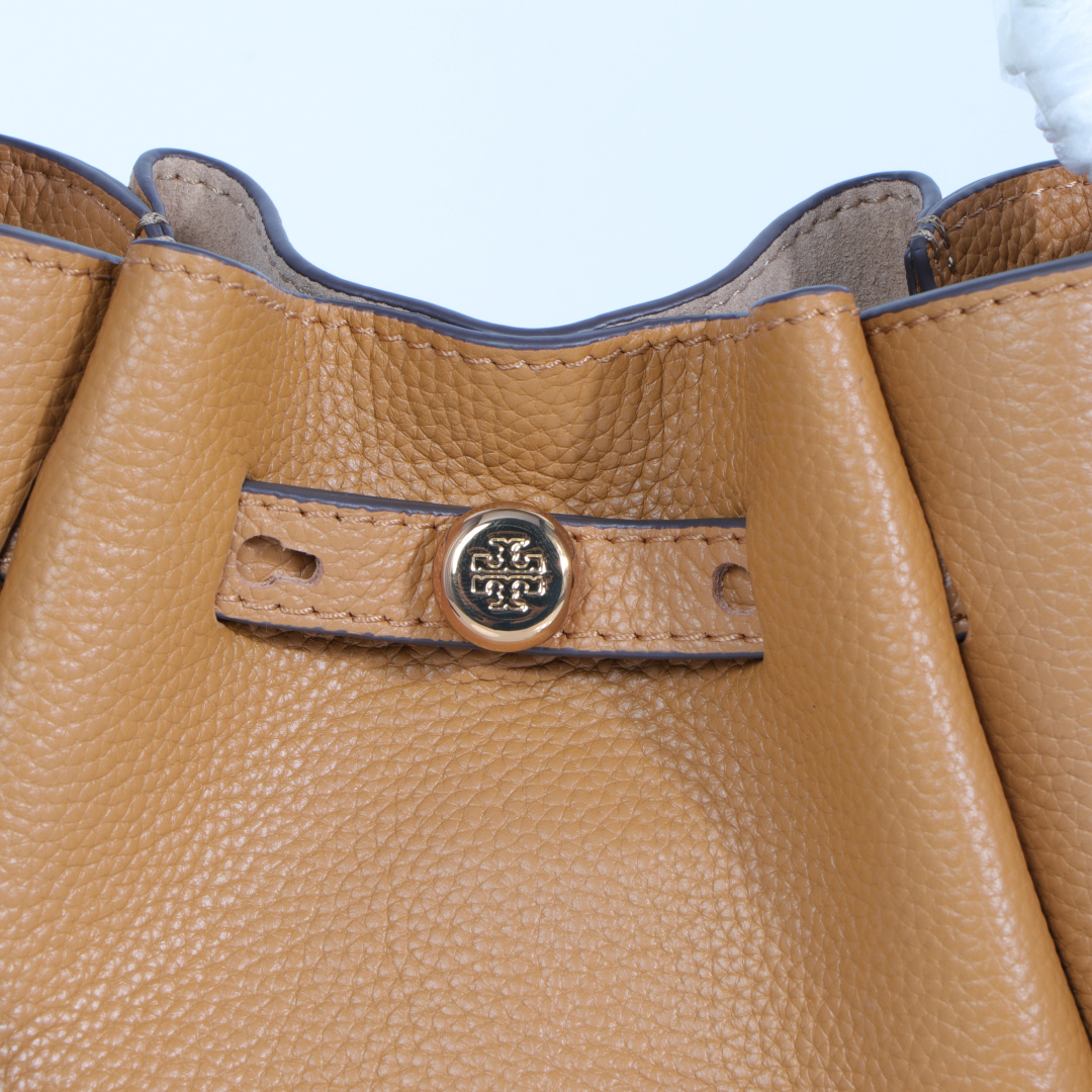 Tory Burch ～ 迷你miniTB新款 Romy 水桶包 精选柔软皮革 廓形灵巧 顶部巧妙收拢