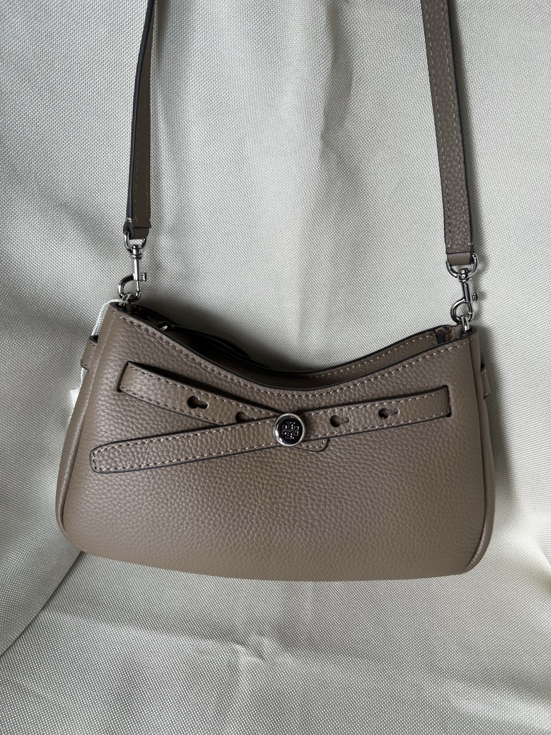 Tory Burch ～秋冬新款 荔枝纹头层牛皮 单肩包斜挎包 肩带可以调节 可以随意拆卸