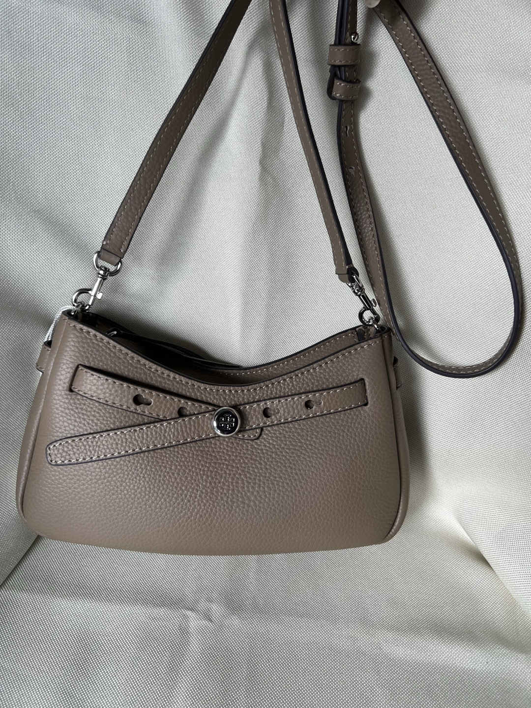 Tory Burch ～秋冬新款 荔枝纹头层牛皮 单肩包斜挎包 肩带可以调节 可以随意拆卸