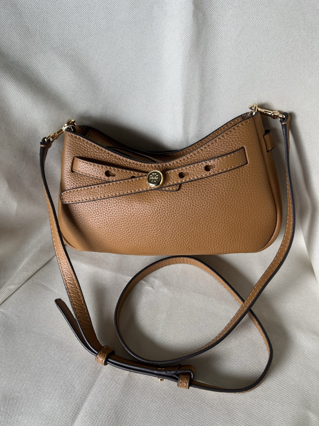 Tory Burch ～秋冬新款 荔枝纹头层牛皮 单肩包斜挎包 肩带可以调节 可以随意拆卸