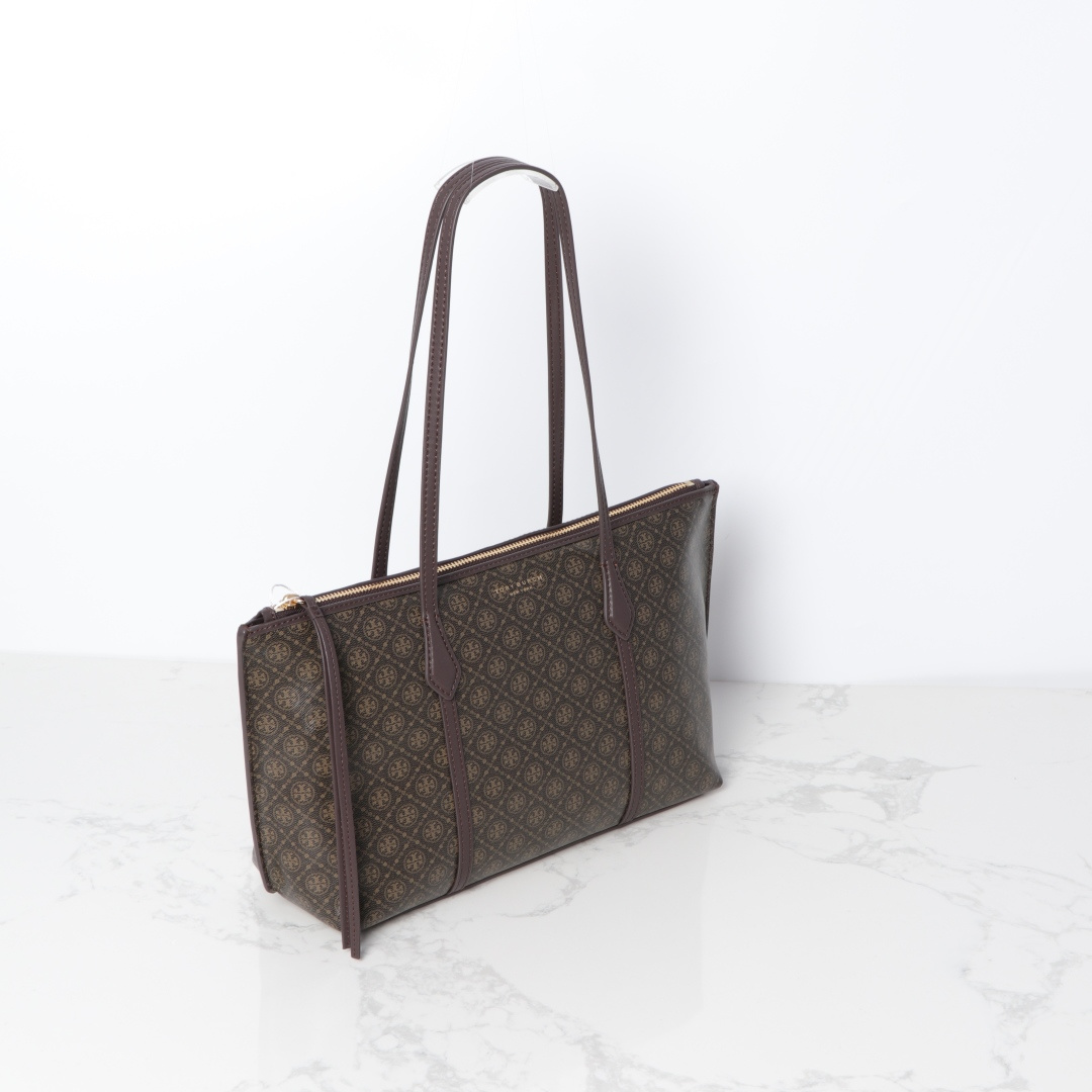 Tory Burch ～Perry 这小号拉链托特包风格简约 功能多元 配有可拆卸信封小包 可作为手拿包使用