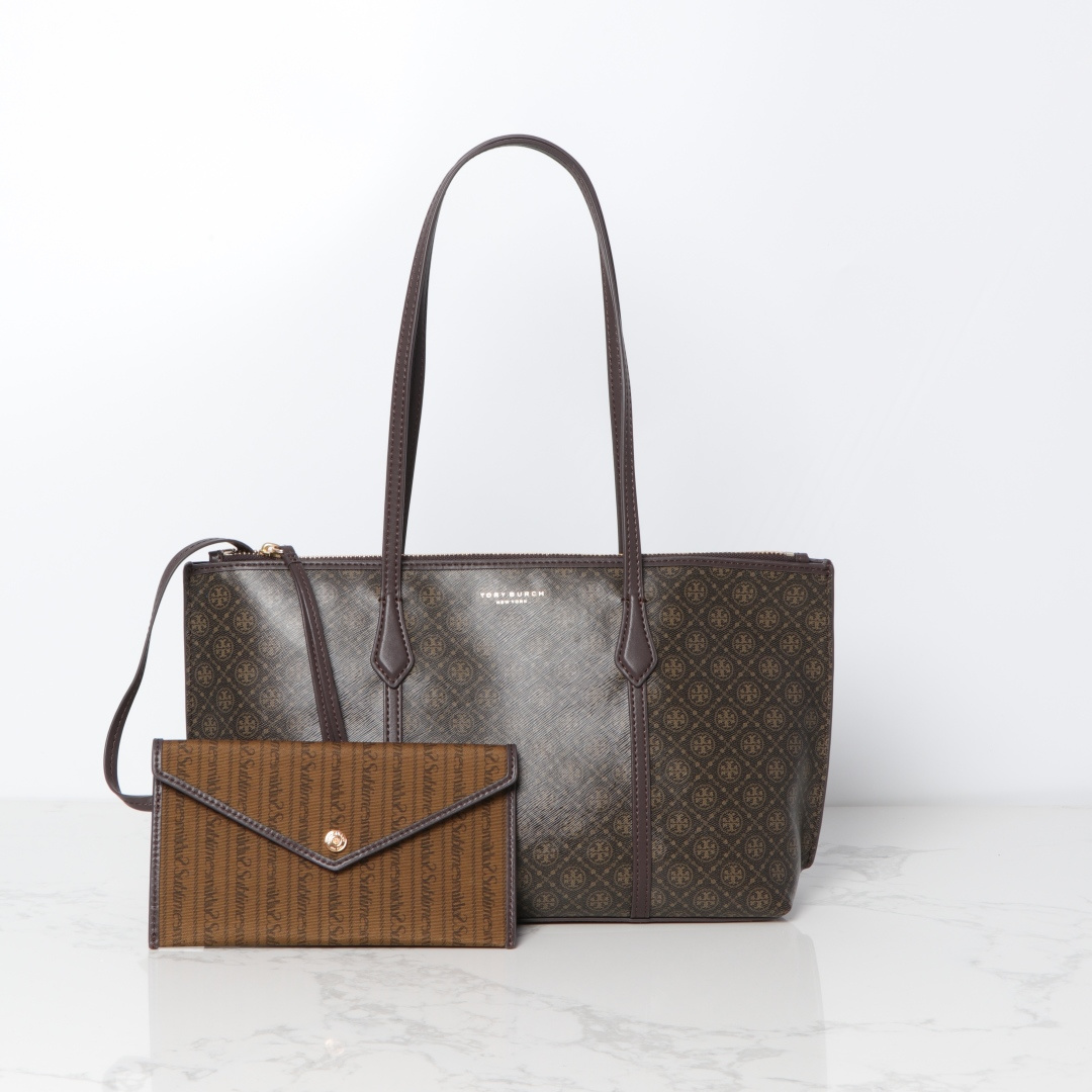 Tory Burch ～Perry 这小号拉链托特包风格简约 功能多元 配有可拆卸信封小包 可作为手拿包使用