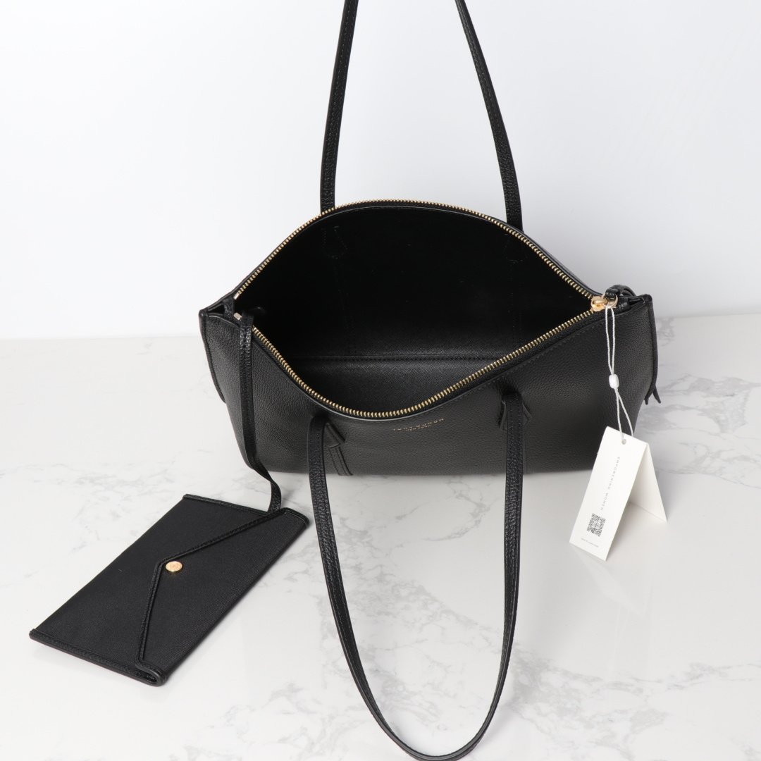 Tory Burch ～荔枝纹头层牛皮Perry 这小号拉链托特包风格简约 功能多元 配有可拆卸信封小包