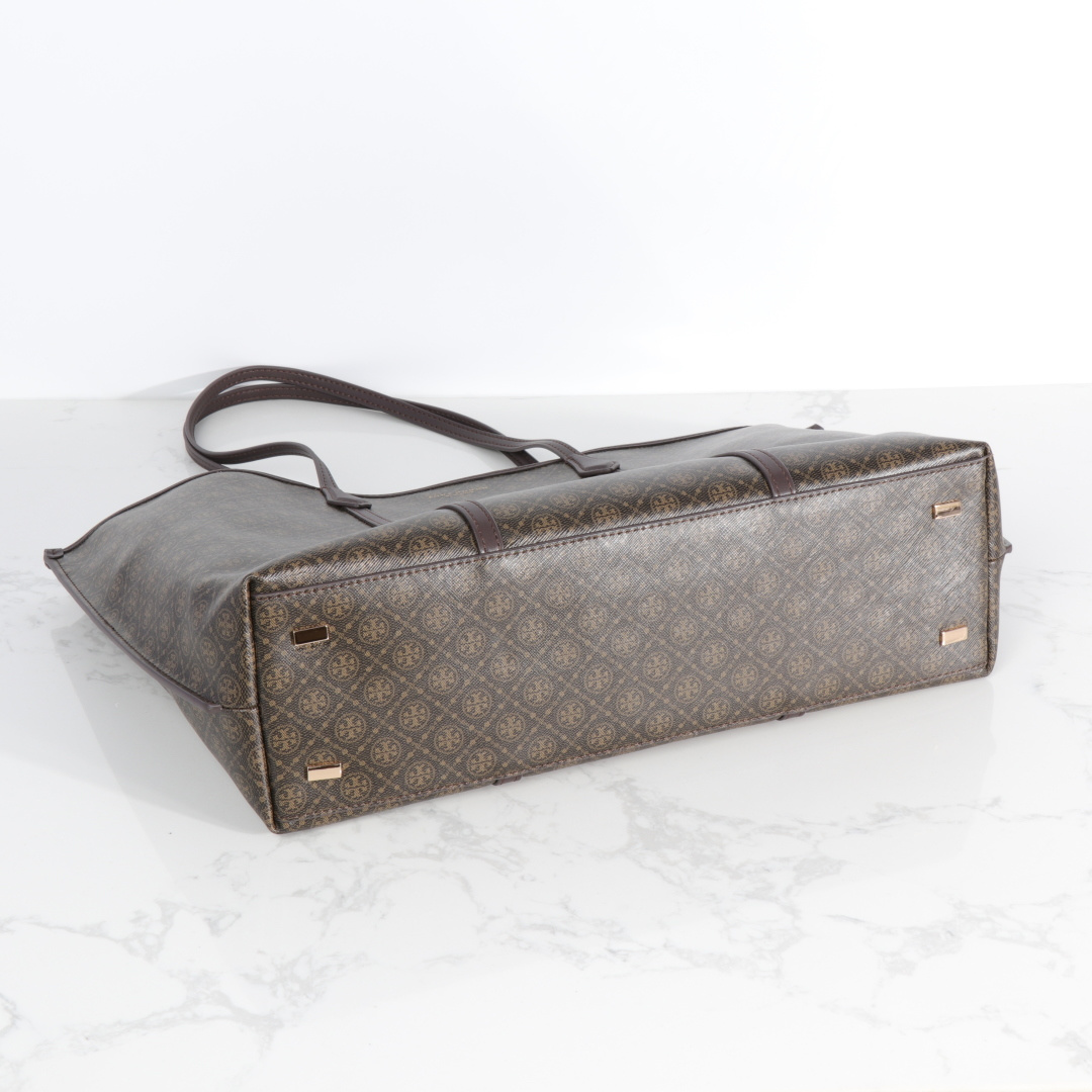 Tory Burch ～臻选通勤托特包 实用百搭 Perry 托特包如今更加轻盈 满足日常需求 全新可拆卸小包