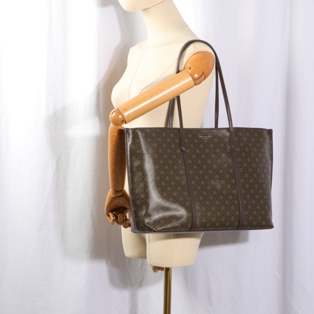 Tory Burch ～臻选通勤托特包 实用百搭 Perry 托特包如今更加轻盈 满足日常需求 全新可拆卸小包