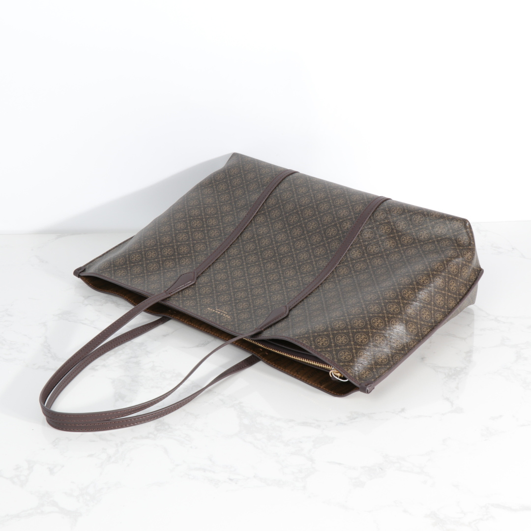 Tory Burch ～臻选通勤托特包 实用百搭 Perry 托特包如今更加轻盈 满足日常需求 全新可拆卸小包