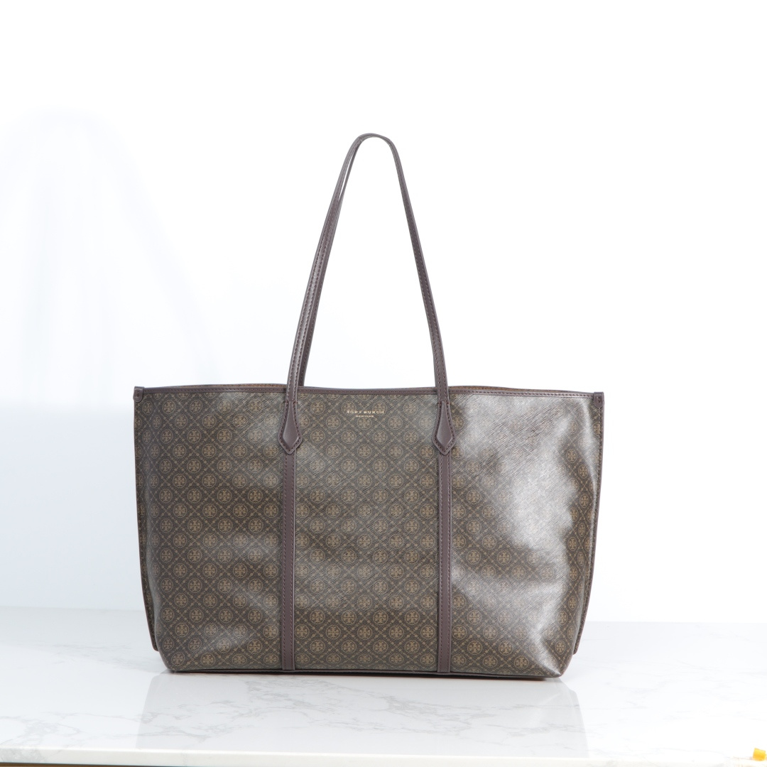 Tory Burch ～臻选通勤托特包 实用百搭 Perry 托特包如今更加轻盈 满足日常需求 全新可拆卸小包