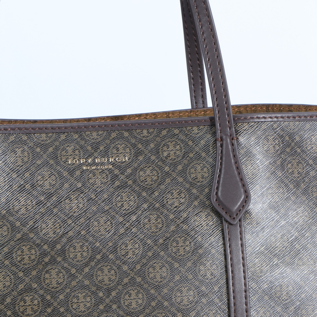 Tory Burch ～臻选通勤托特包 实用百搭 Perry 托特包如今更加轻盈 满足日常需求 全新可拆卸小包