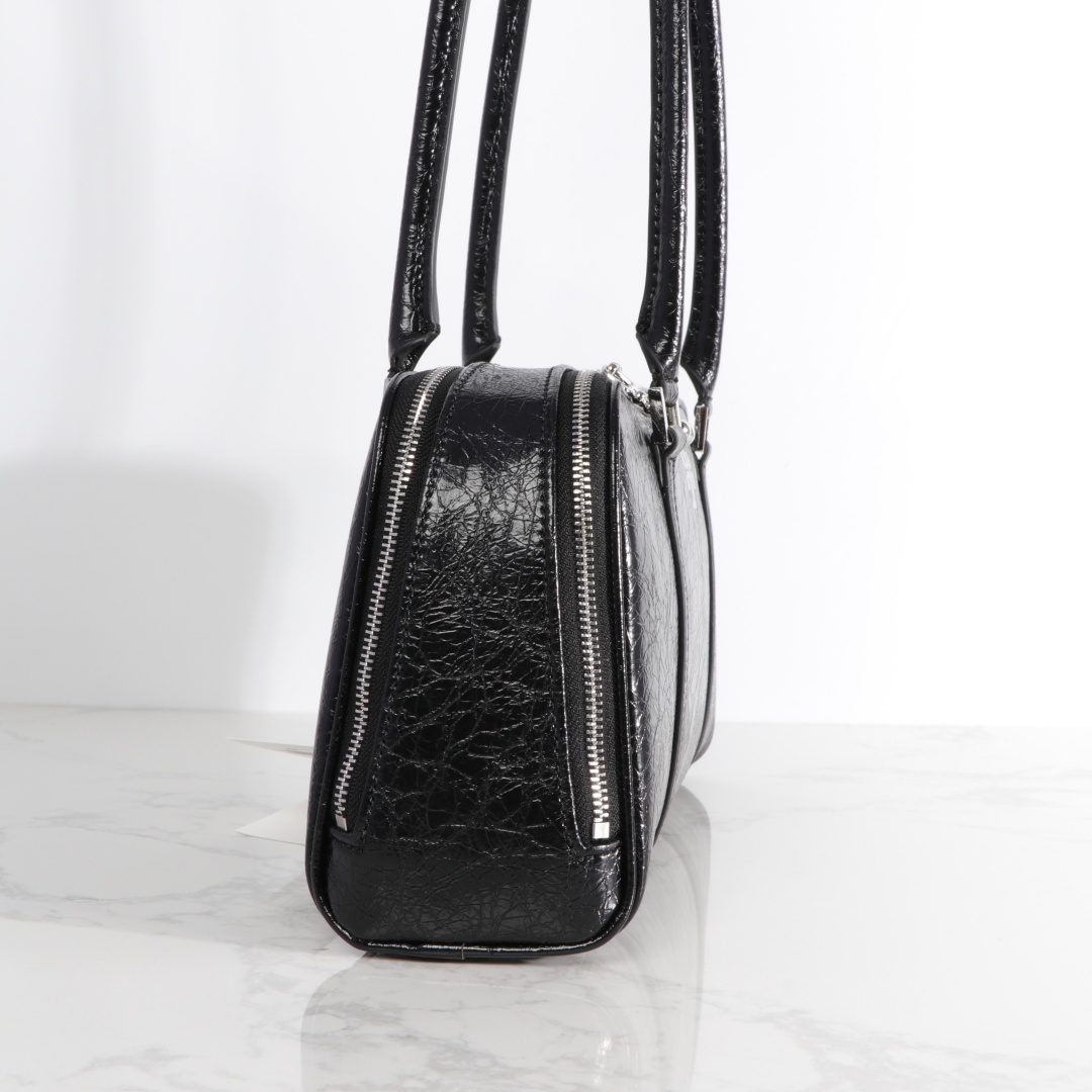 Tory Burch ～TORY BURCH 汤丽柏琦MARSHMALLOW小号保龄球包163622