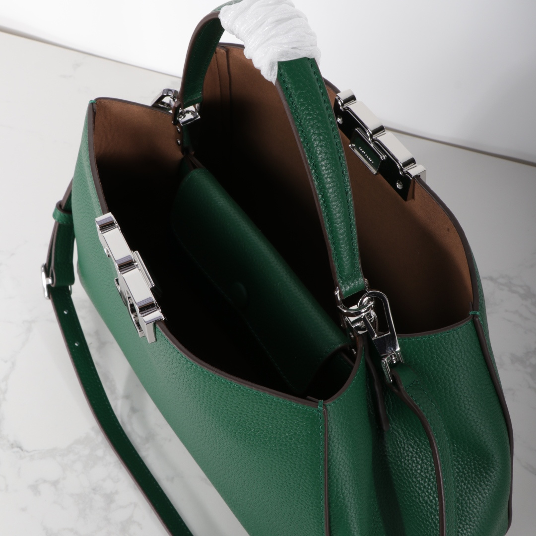 Tory Burch ～Eleanor 手提包焕新登场 更显慵懒随性 Eleanor Slim 手提包精选柔软皮革而制