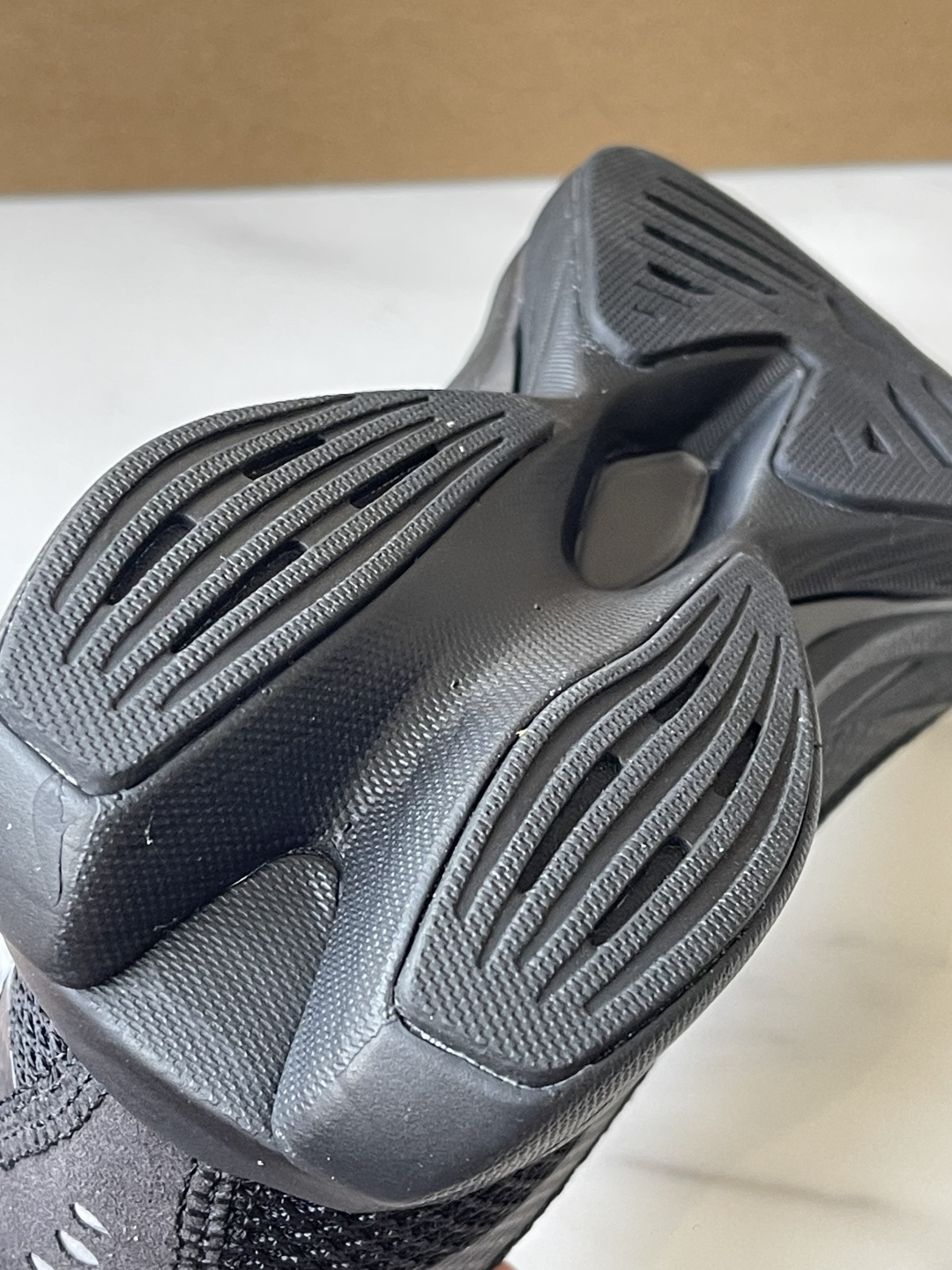 NO:346945,4-layer combination bottom!  Equipped with full-length carbon fiber board Energy Blade and Energy Foam cushioning system, the rear palm is thickened and widened, and has both propulsion force, cushioning rebound and stability.198609094层组合底！ 搭载全长碳纤维板 Energy Blade与Energy Foam缓震系统,后掌加厚加宽,兼具推进力、缓震回弹与稳定性.,,Men's shoes