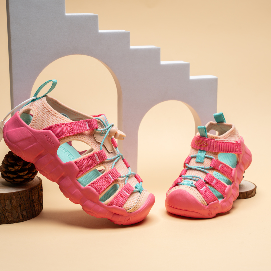 NO:338181,KEEN sandals are absolutely amazing. The soles are soft, elastic, and the grip is strong. The baby is stable when running and jumping. The old mother is very at ease. Parents who have children close their eyes and get ready to arrange Cohen's new children's shoes for our cute baby 24-37. Differentiate between children of sizes and sizes [24-31 children 32-37 big children], slippers, sandals, sandals, slippers,19860909KEEN凉鞋简直绝绝子 鞋底软软的,弹性十足,抓地力也强宝宝跑跑跳跳都稳当当,老母亲超安心有娃的家长闭眼入快给咱家萌宝安排科恩新款童鞋24-37 区分大小童【24-31小童 32-37大童】,拖鞋，凉鞋,sandals,slippers,,Children's