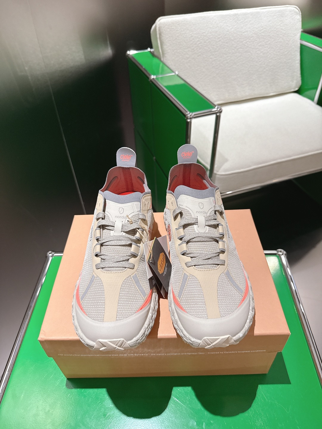 NO:485619,Men's Norda outdoor sneakers are designed for brave men who challenge wilderness and mountains. They use cutting-edge technology and high-performance materials, and the lightweight shoe body is matched with strong grip. They are not afraid of steep rock walls, muddy trails or slippery streams. Every step is as stable as a rock. Vibram super powerful sole, bionic tooth pattern design, climbing and wading like walking on the flat ground. Dynamic cushioning midsole absorbs impact, and long-distance hiking is still comfortable and tiring. Breathable and waterproof technology GORE-TEX lining, keeps dry while raining and stuffy. Lightweight wear-resistant upper, tear-resistant material, facing gravel thorns, and still as durable as new. Size 39-45, casual shoes/sports shoes, sneakers19860909男款 Norda 户外运动鞋  专为挑战荒野与山野的勇者设计.采用尖端科技与高性能材质,轻量化鞋身搭配强悍抓地力,无惧陡峭岩壁、泥泞小径或湿滑溪流,每一步都稳如磐石.   Vibram 超强大底 仿生齿纹设计,攀岩涉水如履平地.  动态缓震中底 吸收冲击力,长距离徒步依旧舒适不累脚. 透气防水科技 GORE-TEX 内衬,暴雨闷热皆保持干爽.  轻量耐磨鞋面 抗撕裂材质,直面碎石荆棘,依旧耐久如新.  码数39-45,休闲鞋/运动鞋,sneakers,Women's Shoes