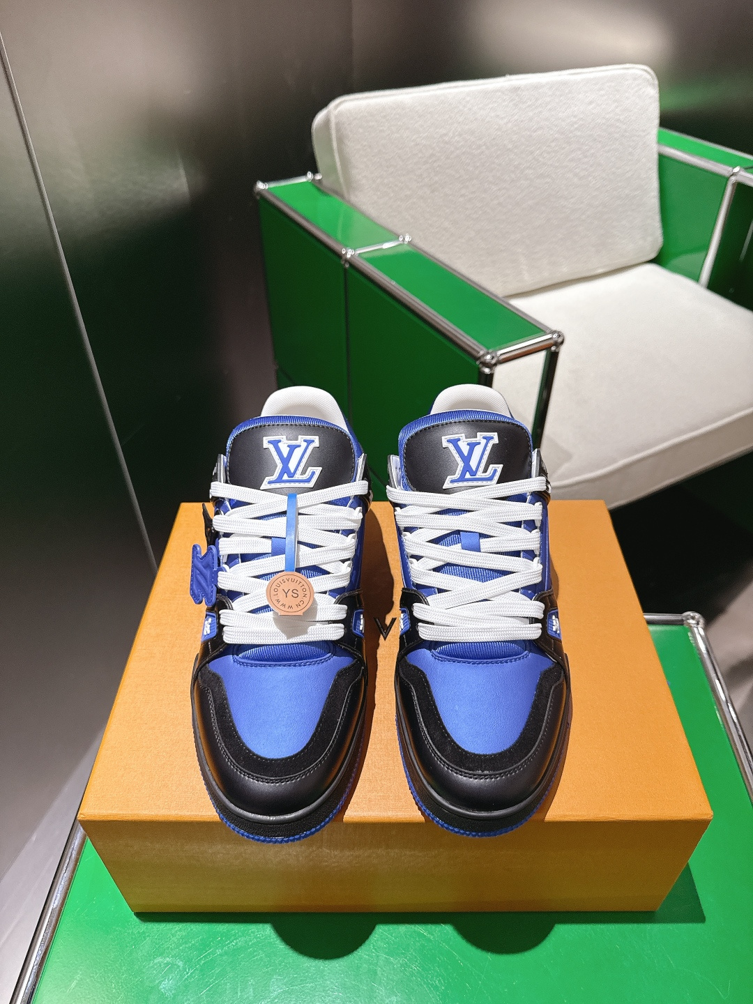 NO:493516,(k034) Louis Vuiton Trainer series shoe basketball shoes LV Trainer sneakers are classic creativity inspired by designer Virgil Abloh by retro basketball shoes. This time, smooth cowhide leather and Monogram embossed grain cowhide leather, and then Monogram flowers embellish the rubber outsole to reflect the eye-catching jump in the integrated color!  Original imported fabric, first layer of cowhide, inner lining, customized breathable net, bottom thickness is about 3cm, size 40-45, casual shoes/sports shoes, louis vuitton, louis vuitton, louis vuitton, louis vuitton, sneakers, cowhide19860909(k034)Louis Vuiton 路易威登 Trainer系列板鞋篮球鞋 板鞋  LV Trainer运动鞋是由设计师Virgil Abloh由复古篮球鞋激发的经典创意,此次拼接光滑牛皮革和Monogram压纹粒面牛皮革,再以Monogram花卉点缀橡胶外底,映现一体色彩中的醒目跳跃！ 面料原版进口头层牛皮 内里原版定制透气网里 底厚约3cm 码数40-45,休闲鞋/运动鞋,louis vuitton,louis vuitton,louis vuitton,sneakers,cowhide,Women's Shoes