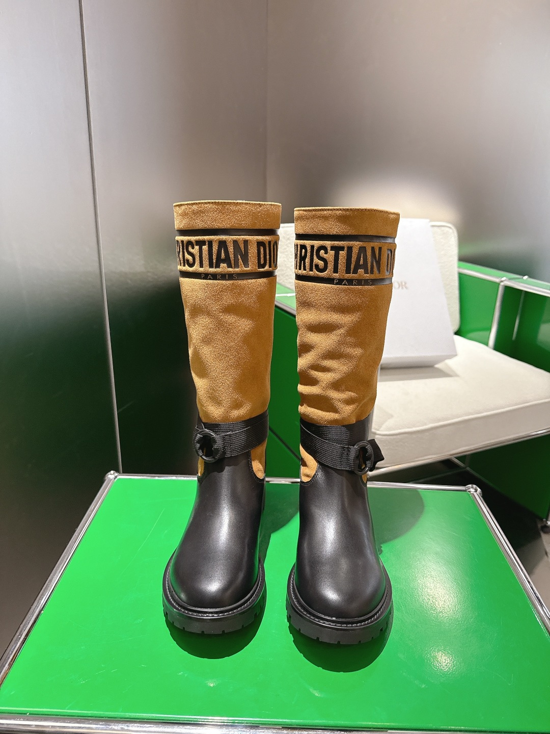 NO:512033,Pilimaoli (k) Miss Dior CD 2025 autumn and winter boots retro work boots, beautiful and handsome material upper imported cowhide fabric, wool, water-dyed cowhide inner footbed original mold TPU outsole heel height 3CM size 35-39 (40. 41 order), boots, dior, dior, boots, cowhide19860909皮里毛里(k) Miss Dior 迪奥 CD 2025秋冬靴复古工装靴  好穿好看又帅气材质鞋面进口牛皮面料,羊毛,水染牛皮内里垫脚 原版开模TPU大底 跟高3CM 码数35-39（40. 41订),靴子,dior,dior,boots,cowhide,Women's Shoes