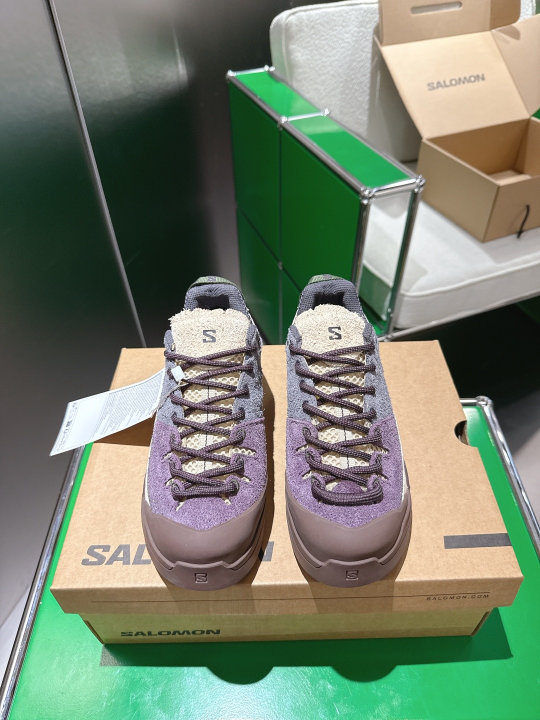 NO:512397,(k039)Salomon 2025 autumn and winter new XT-ALp running shoes and casual sports shoes. The foot feels like: the midsole is equipped with a full palm fiberglass energy plate and an ultra-thick elastic foam midsole. It has a lot of propulsion when running, and has strong cushioning feedback. It is very stable for daily commuting or training. The shoe body has a long haired cow leather design, the inner layer is breathable mesh, and the wear is good. Original material original outsole 35-45, casual shoes/sports shoes, loro piano, sneakers19860909(k039)Salomon 萨洛蒙 2025秋冬新款XT-ALp新色系跑步鞋休闲运动鞋  上脚实感:中底搭载全掌玻璃纤维能量板和超厚弹性泡沫中底,跑动时推进力十足,缓震回馈很强,日常通勤或训练都很稳 鞋身长毛牛猄皮面设计,内层材质透气网面 穿着舒适度好 原版材质 原版大底 35-45,休闲鞋/运动鞋,loro piana,sneakers,Women's Shoes