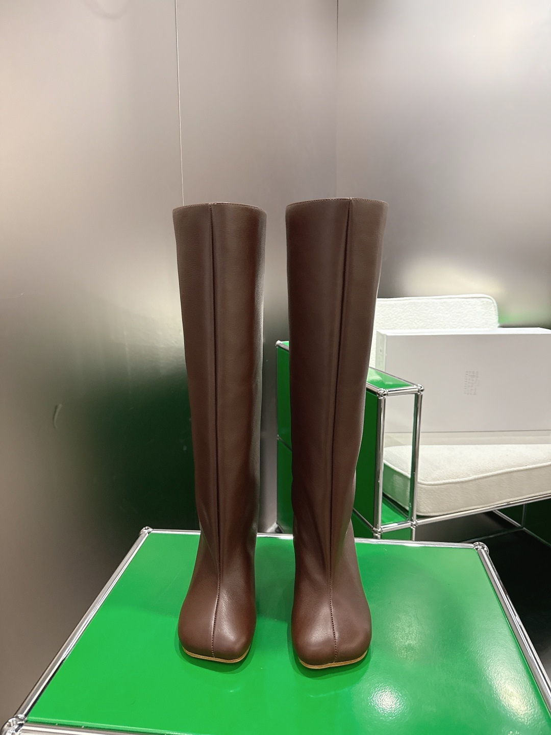 NO:558956,Top version (k049) MM6 24 early autumn new high boots. I really like them. The cowhide boots don’t look too good on the feet, okay?  Upper cowhide, lining cowhide, genuine leather bottom Size: 35-39 (40, 41 customized), boots, masion margiela, boots, cowhide19860909顶级版本(k049) MM6 24早秋新款高筒靴真的太爱了 牛皮长靴款 上脚真的不要太好看好吗？ 鞋面牛皮 内里牛皮 真皮底 码数:35-39 (40、41定做),靴子,masion margiela,boots,cowhide,Women's Shoes