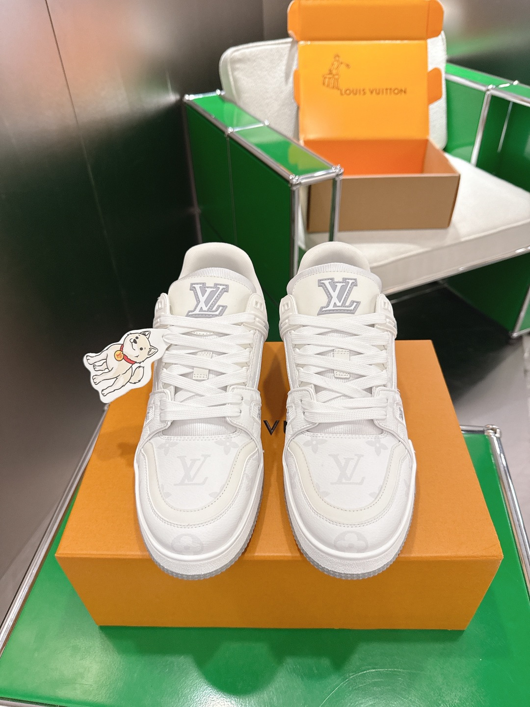 NO:679608,Louis Vuiton Louis Vuitton Trainer series sneakers basketball shoes sneakers LV Trainer sneakers are a classic idea inspired by retro basketball shoes by designer Virgil Abloh. This time, smooth cow leather and Monogram embossed grain cow leather are spliced, and the rubber outsole is embellished with Monogram flowers, reflecting a striking jump in one color!  Fabric: original imported first-layer cowhide, original custom-made breathable mesh lining, sole thickness about 3cm, size 39-44, casual shoes/sports shoes, louis vuitton, louis vuitton, louis vuitton, sneakers, cowhide19860909Louis Vuiton 路易威登 Trainer系列板鞋篮球鞋 板鞋  LV Trainer运动鞋是由设计师Virgil Abloh由复古篮球鞋激发的经典创意,此次拼接光滑牛皮革和Monogram压纹粒面牛皮革,再以Monogram花卉点缀橡胶外底,映现一体色彩中的醒目跳跃！ 面料原版进口头层牛皮 内里原版定制透气网里 底厚约3cm 码数39-44,休闲鞋/运动鞋,louis vuitton,louis vuitton,louis vuitton,sneakers,cowhide,Women's Shoes