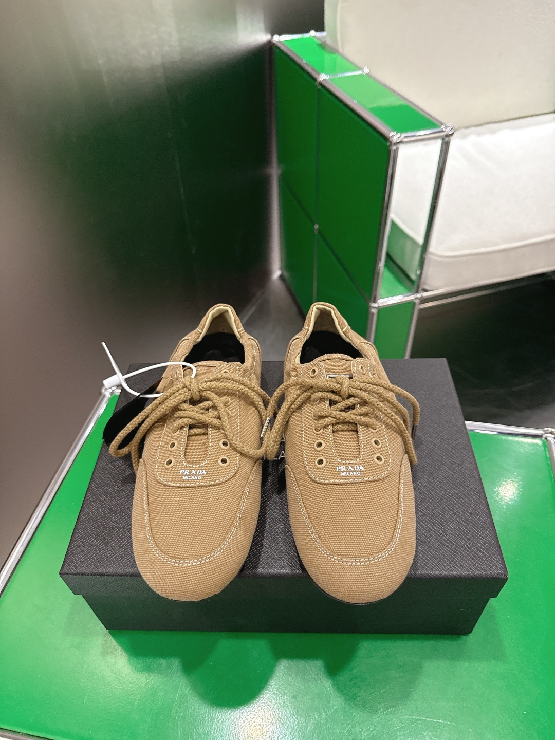 Prada 普拉达新款系带扣休闲鞋芭蕾舞鞋 德训鞋 ‼