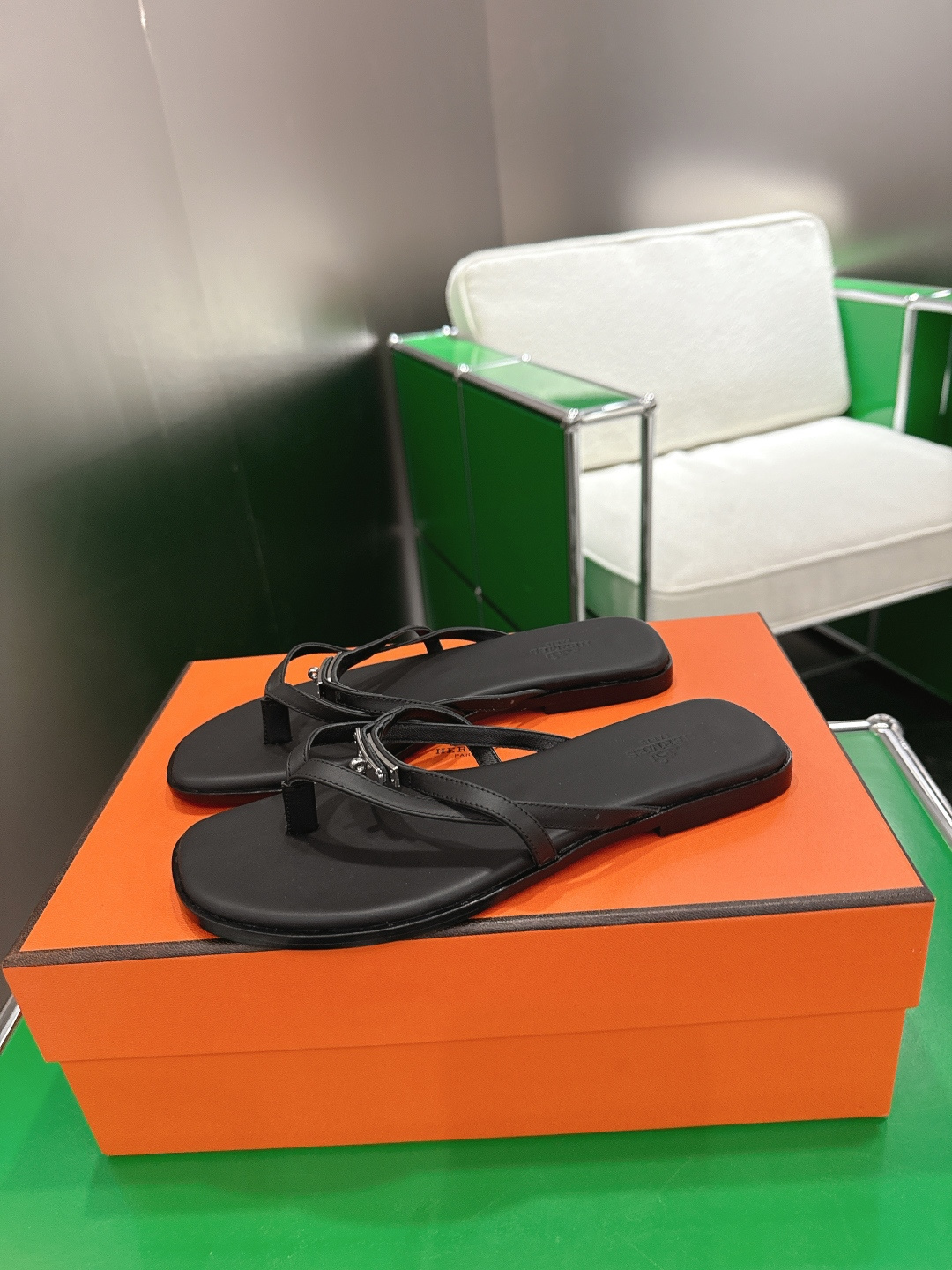Hermès 爱马仕26ss新款夏季平底夹脚人字拖‼