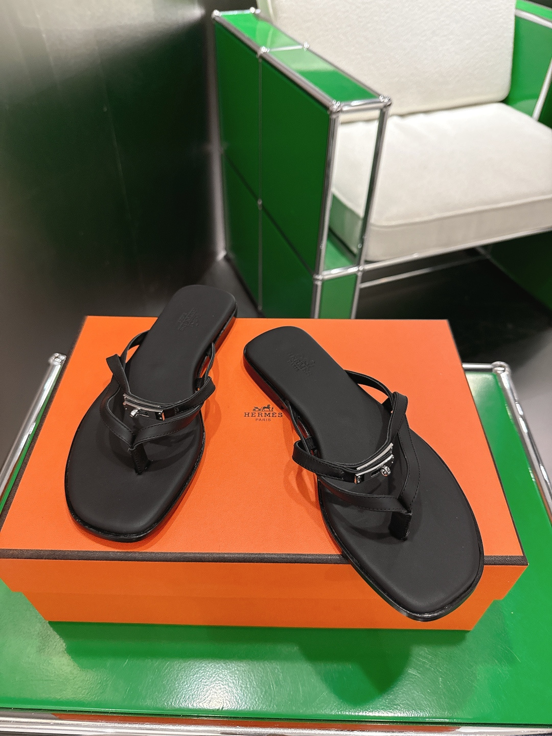 Hermès 爱马仕26ss新款夏季平底夹脚人字拖‼